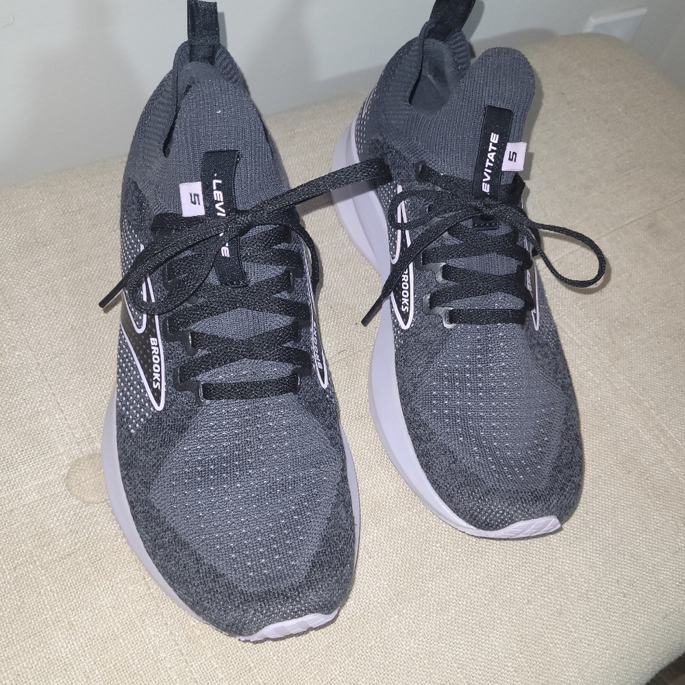 BROOKS Womens Black, Gray And Purple Athletic Shoes
